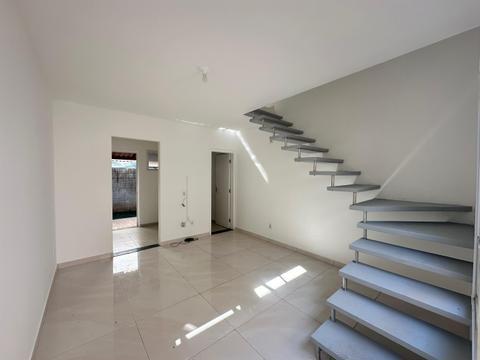 Casa à venda em Cotia, Água Espraiada (Caucaia do Alto), com 2 quartos, com 58.75 m²